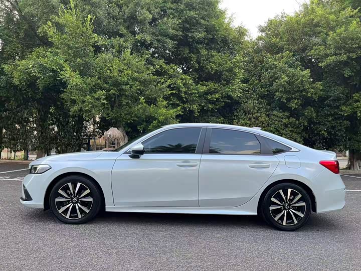 Фото 11 - Honda Civic