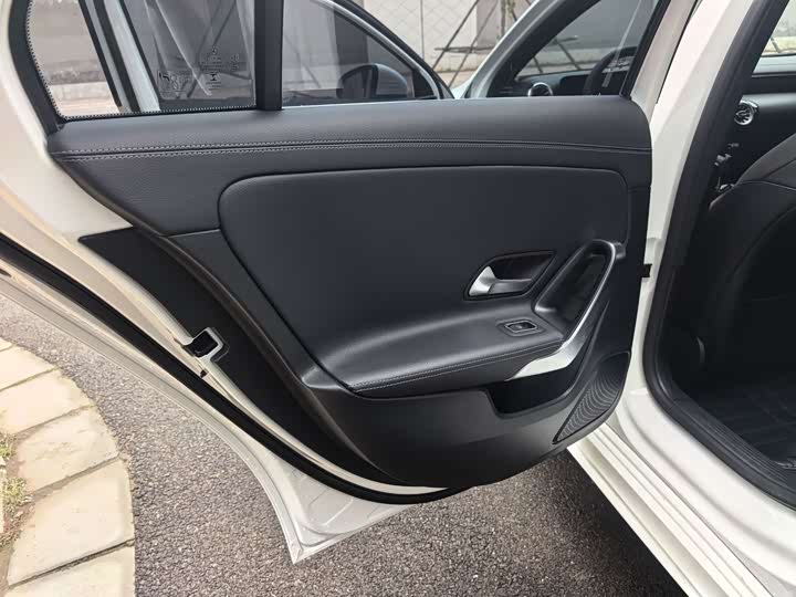 Фото 9 - Mercedes-Benz A-Class