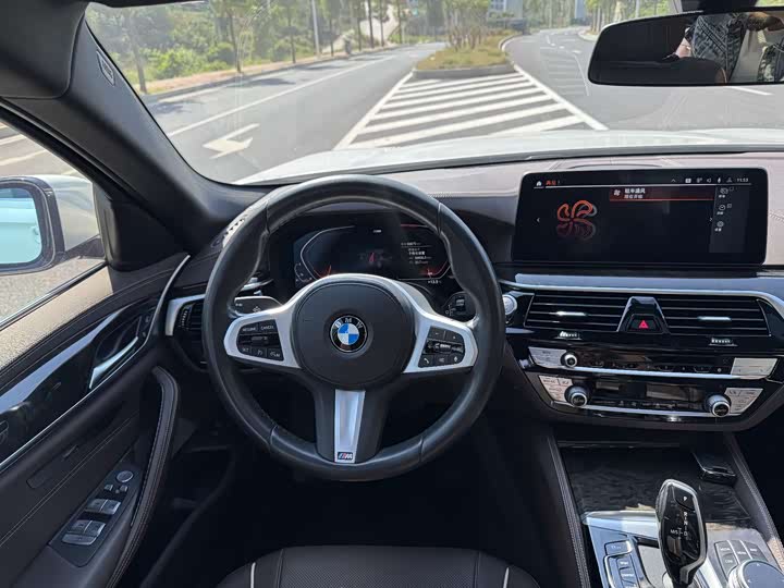 Фото 14 - BMW 5 Series