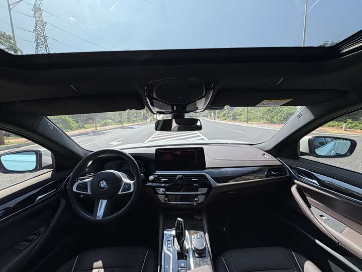 Фото 15 - BMW 5 Series