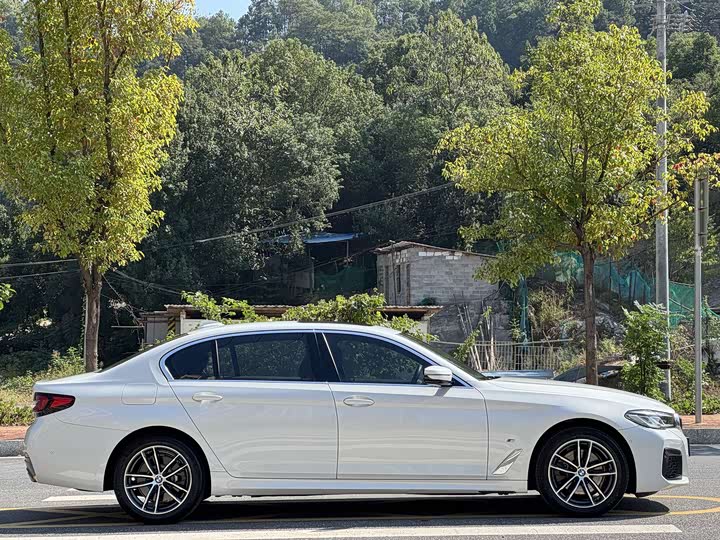 Фото 8 - BMW 5 Series