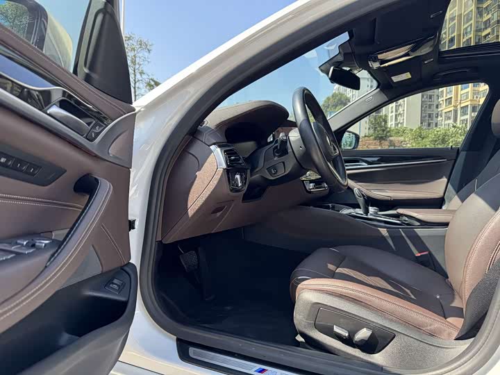 Фото 9 - BMW 5 Series