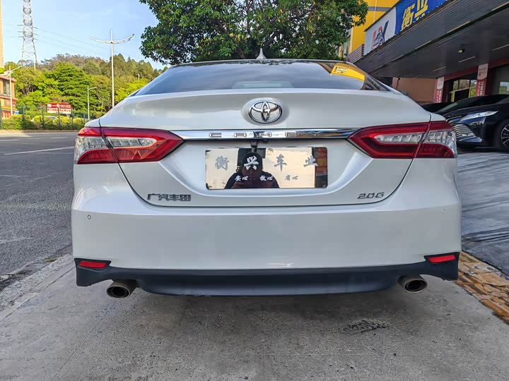 Фото 7 - Toyota Camry