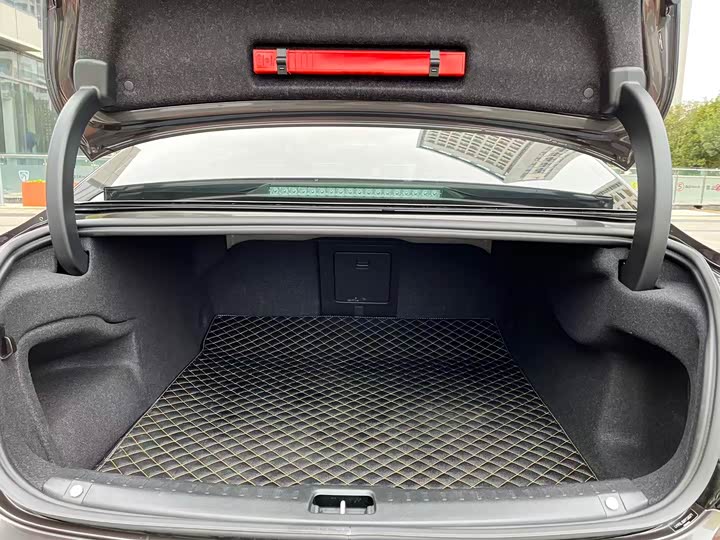 Фото 14 - Volvo S90