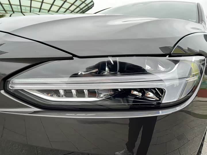 Фото 16 - Volvo S90