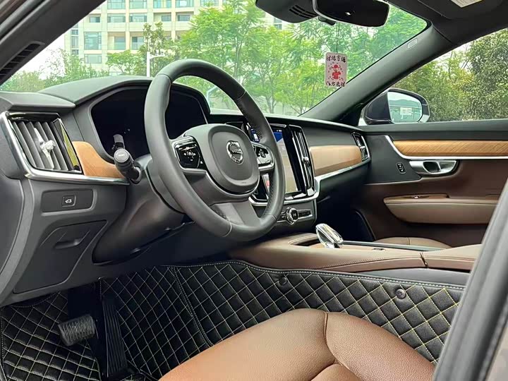 Фото 20 - Volvo S90