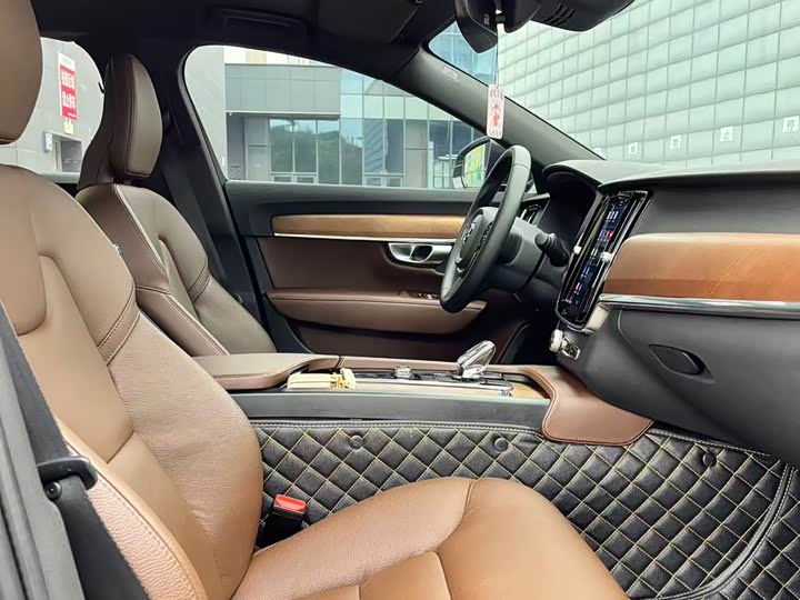 Фото 22 - Volvo S90