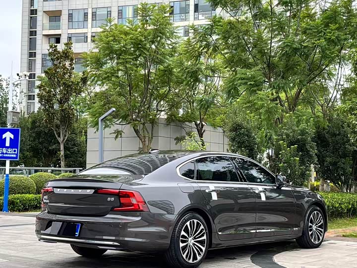 Фото 7 - Volvo S90