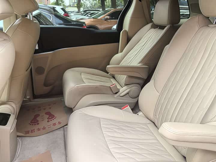 Фото 11 - Buick GL8 ES