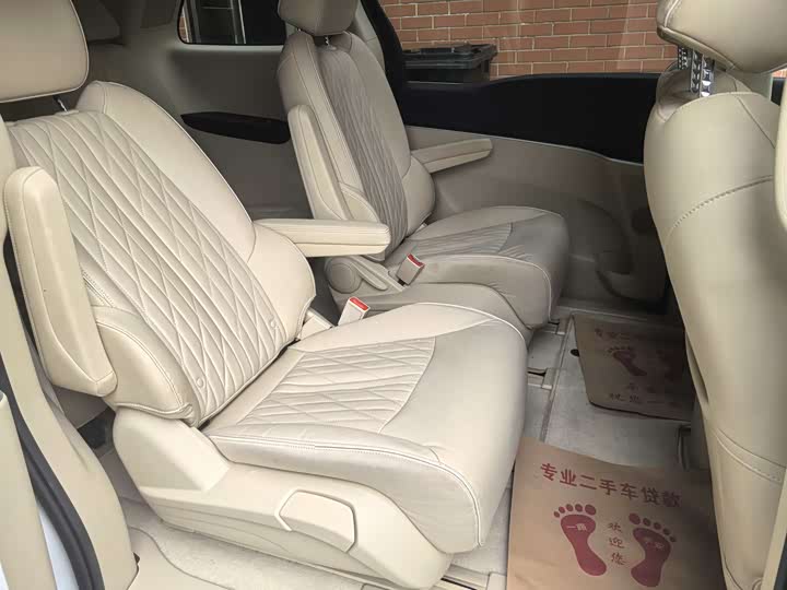 Фото 15 - Buick GL8 ES