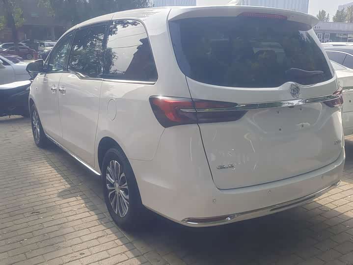 Фото 8 - Buick GL8 ES