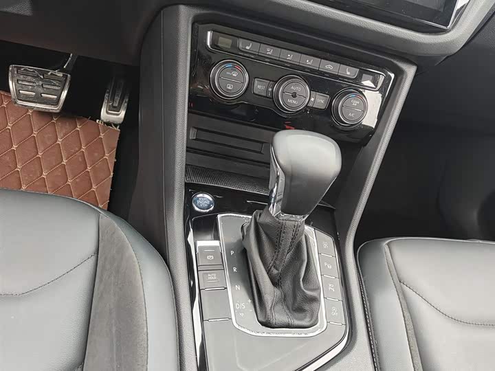 Фото 13 - Volkswagen Tiguan L Pro