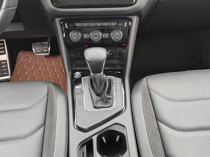 Фото 15 - Volkswagen Tiguan L Pro