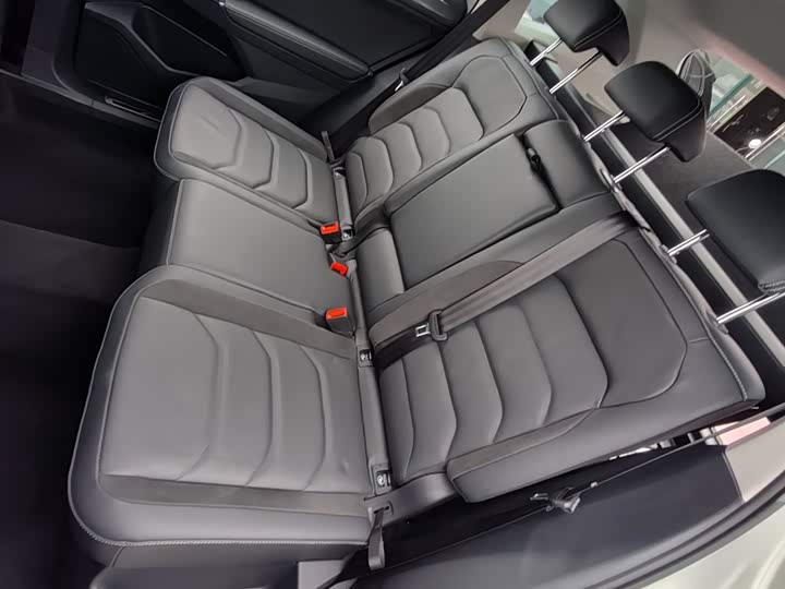 Фото 5 - Volkswagen Tiguan L Pro