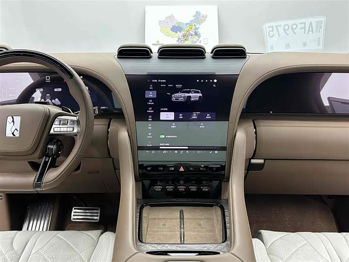 Фото 13 - BYD Yangwang U8