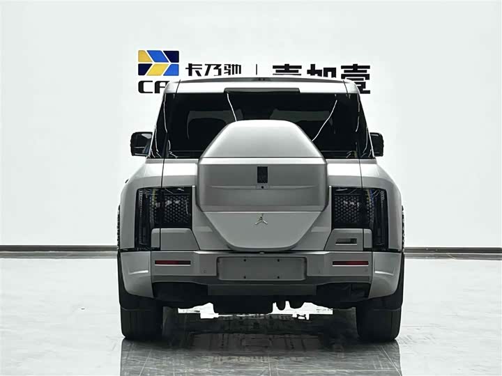 Фото 19 - BYD Yangwang U8