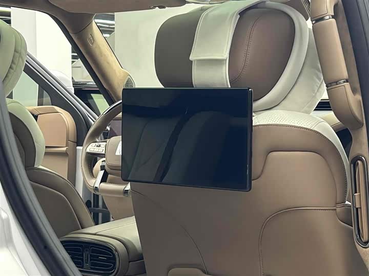 Фото 9 - BYD Yangwang U8