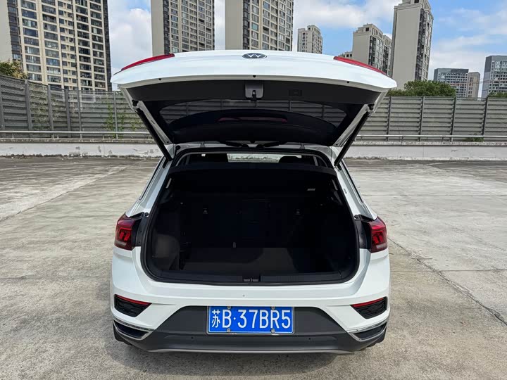 Фото 14 - Volkswagen T-Roc