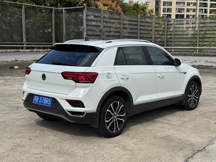 Фото 5 - Volkswagen T-Roc
