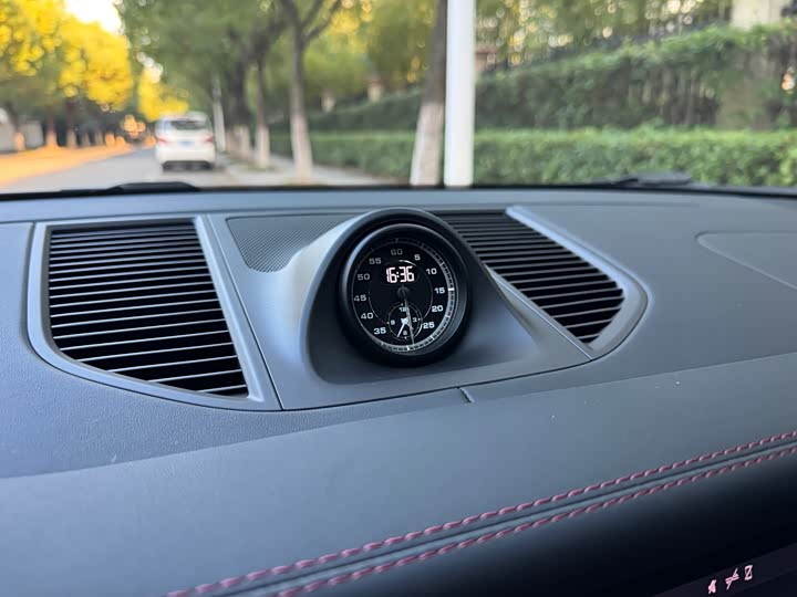 Фото 12 - Porsche Macan