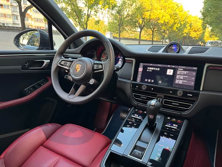 Фото 15 - Porsche Macan