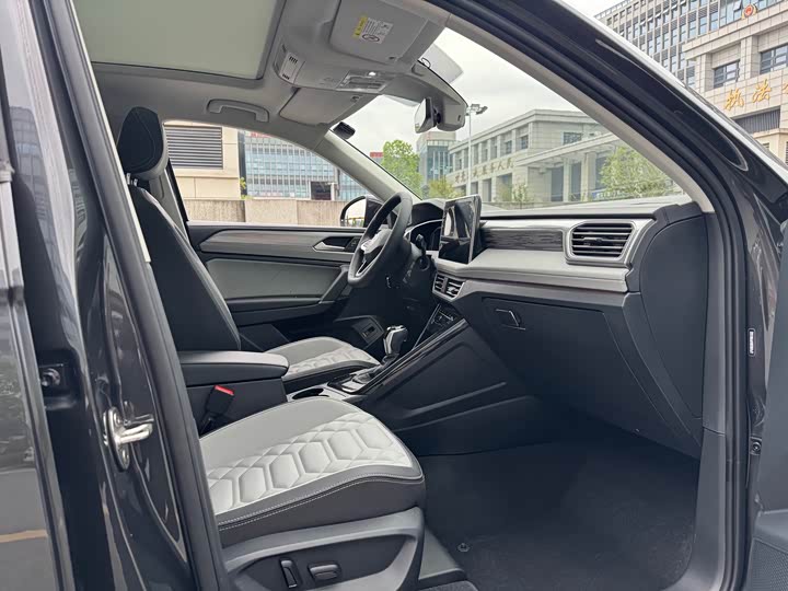 Фото 9 - Volkswagen Tayron