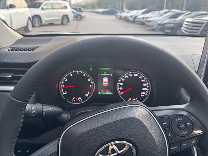 Фото 11 - Toyota Wildlander