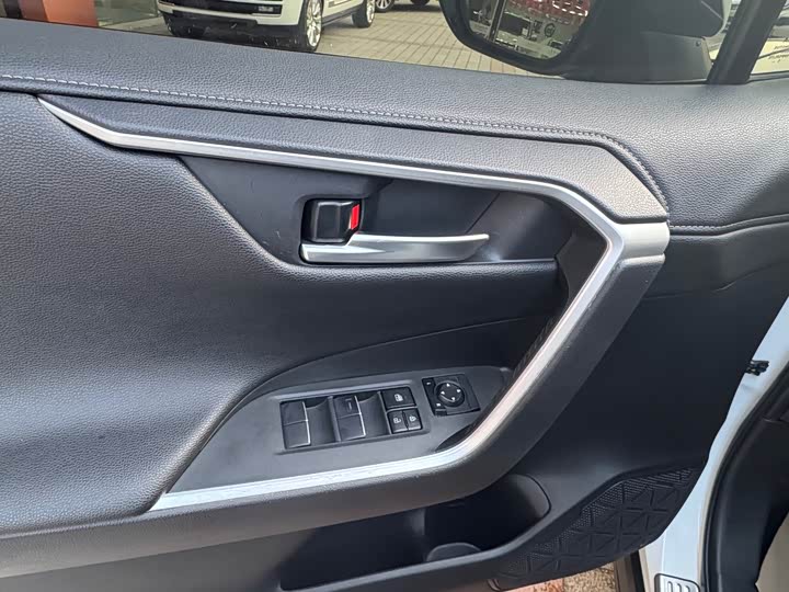 Фото 12 - Toyota Wildlander