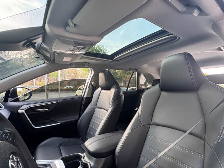 Фото 14 - Toyota Wildlander