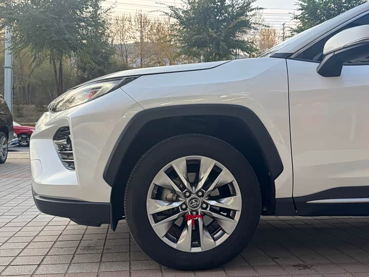 Фото 17 - Toyota Wildlander