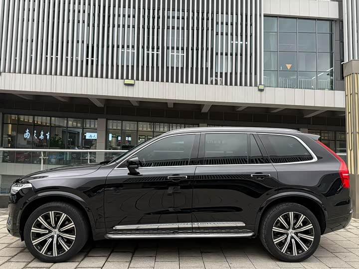 Фото 2 - Volvo XC90