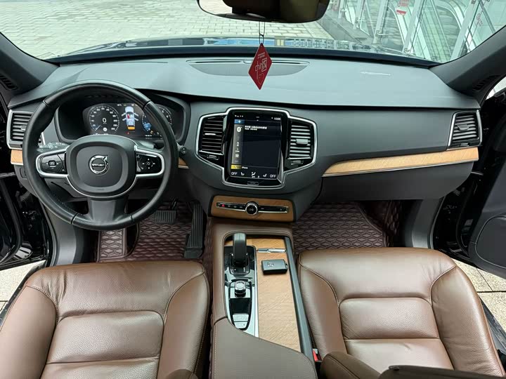 Фото 5 - Volvo XC90