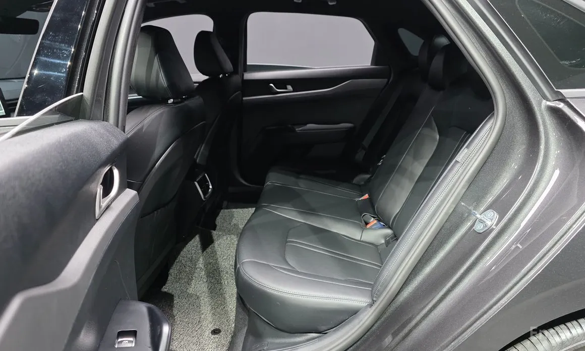 Фото 12 - Kia K5