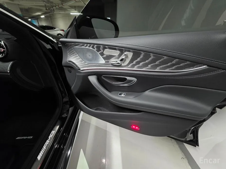 Фото 10 - Mercedes-Benz AMG GT