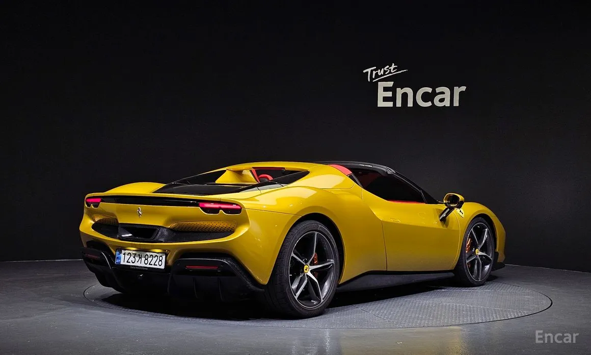 Фото 2 - Ferrari 296