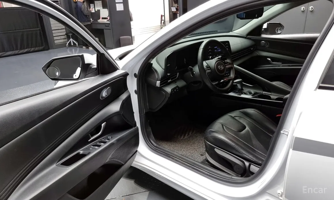 Фото 10 - Hyundai Avante