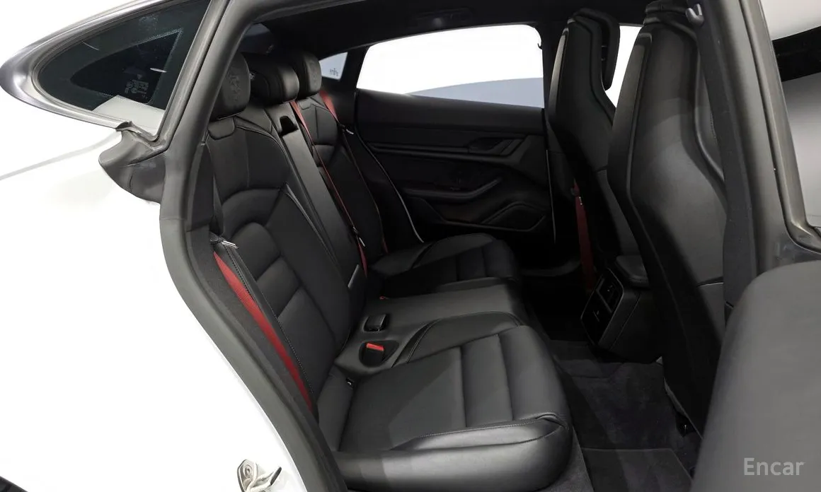 Фото 12 - Porsche Taycan