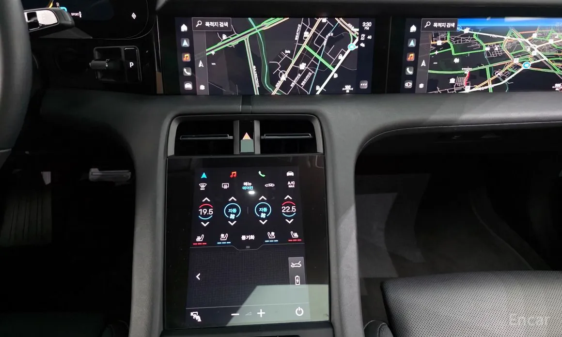 Фото 15 - Porsche Taycan