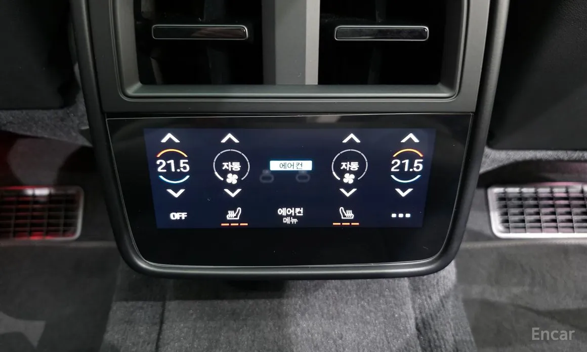 Фото 19 - Porsche Taycan