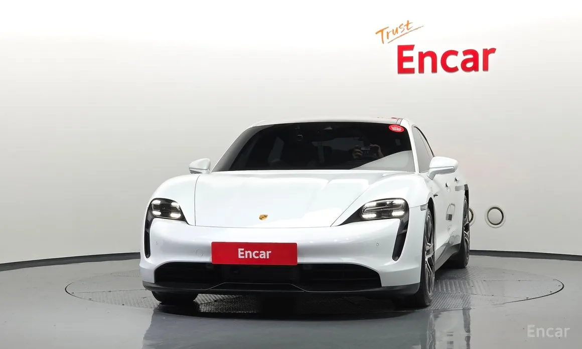 Фото 3 - Porsche Taycan