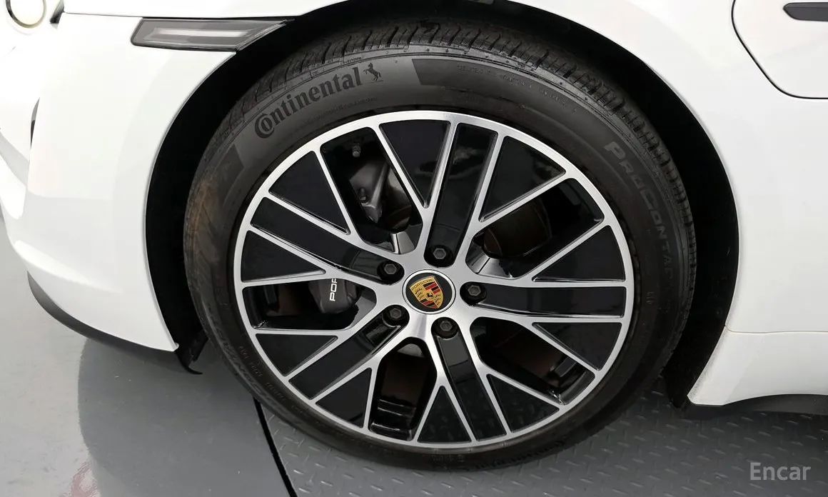 Фото 5 - Porsche Taycan