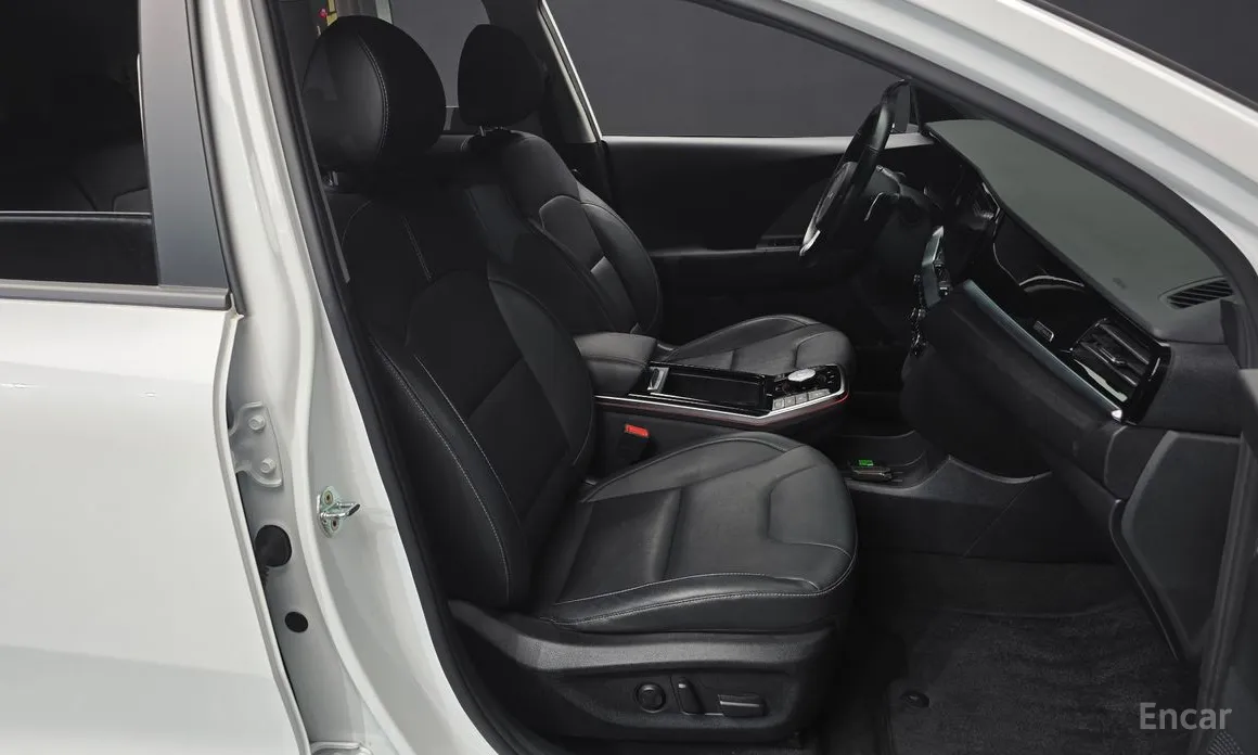 Фото 11 - Kia Niro