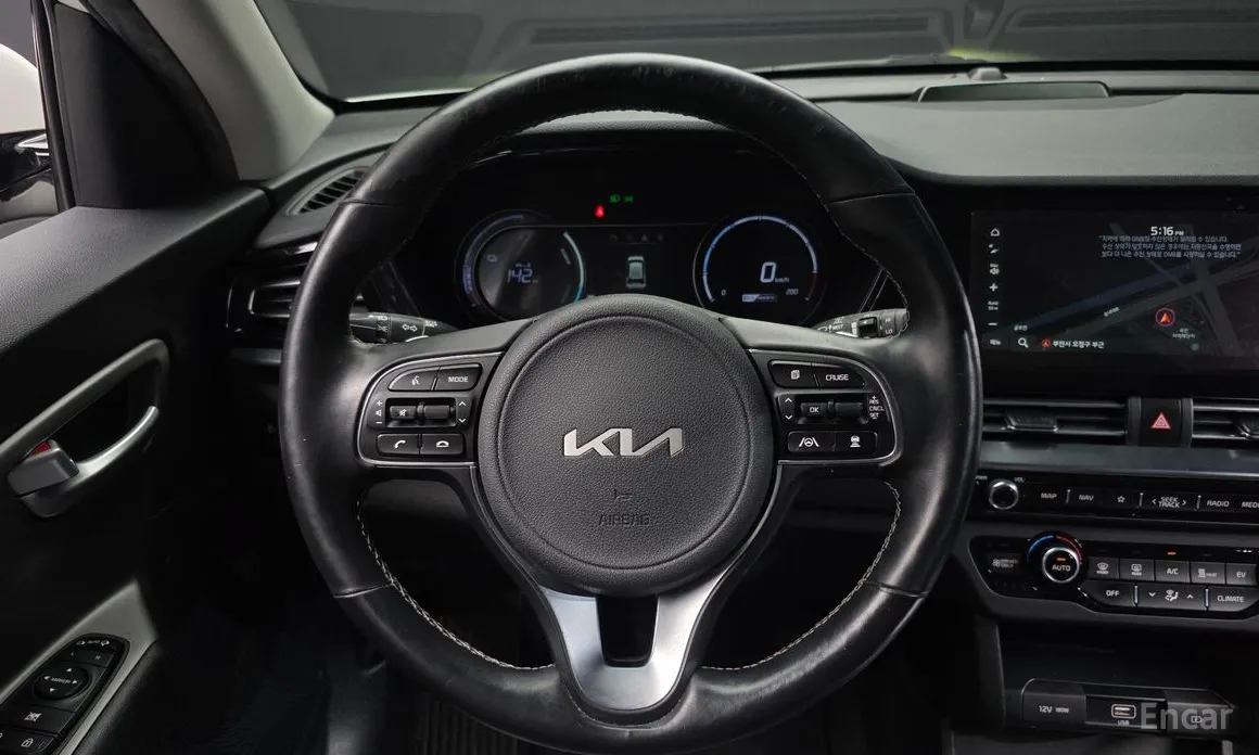 Фото 13 - Kia Niro