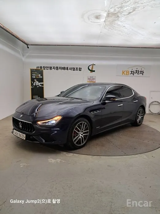 Фото 1 - Maserati Ghibli