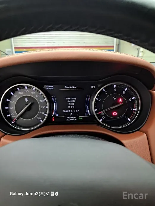 Фото 8 - Maserati Ghibli