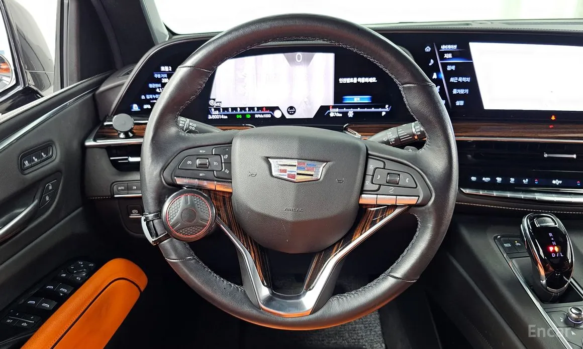 Фото 13 - Cadillac Escalade