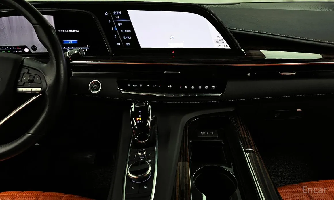 Фото 14 - Cadillac Escalade