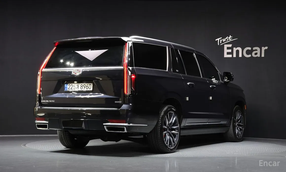Фото 2 - Cadillac Escalade