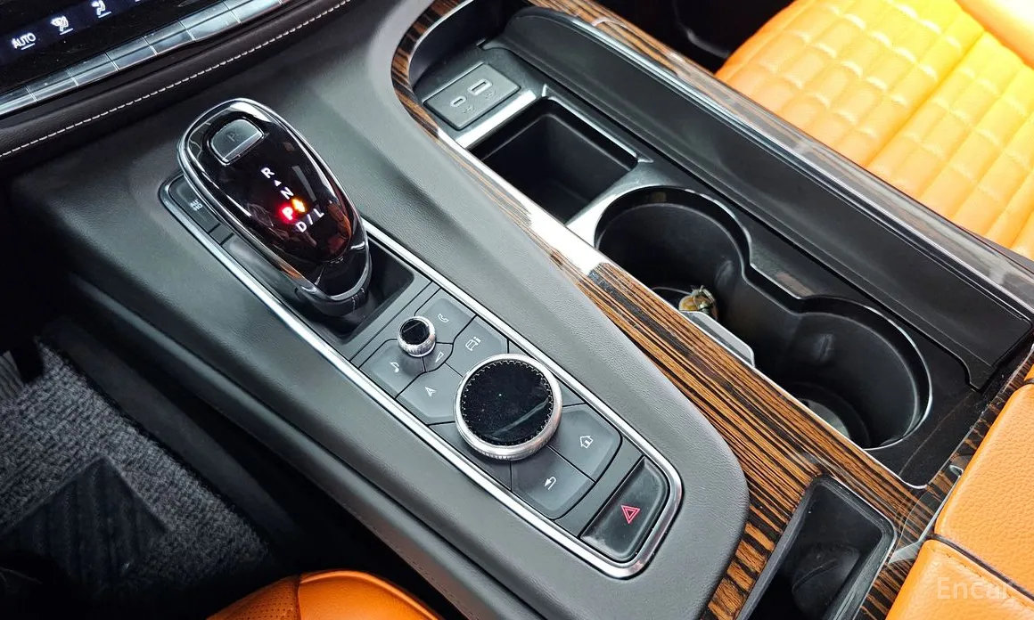 Фото 9 - Cadillac Escalade