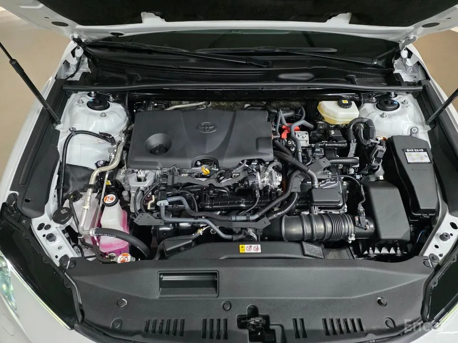 Фото 10 - Toyota Camry